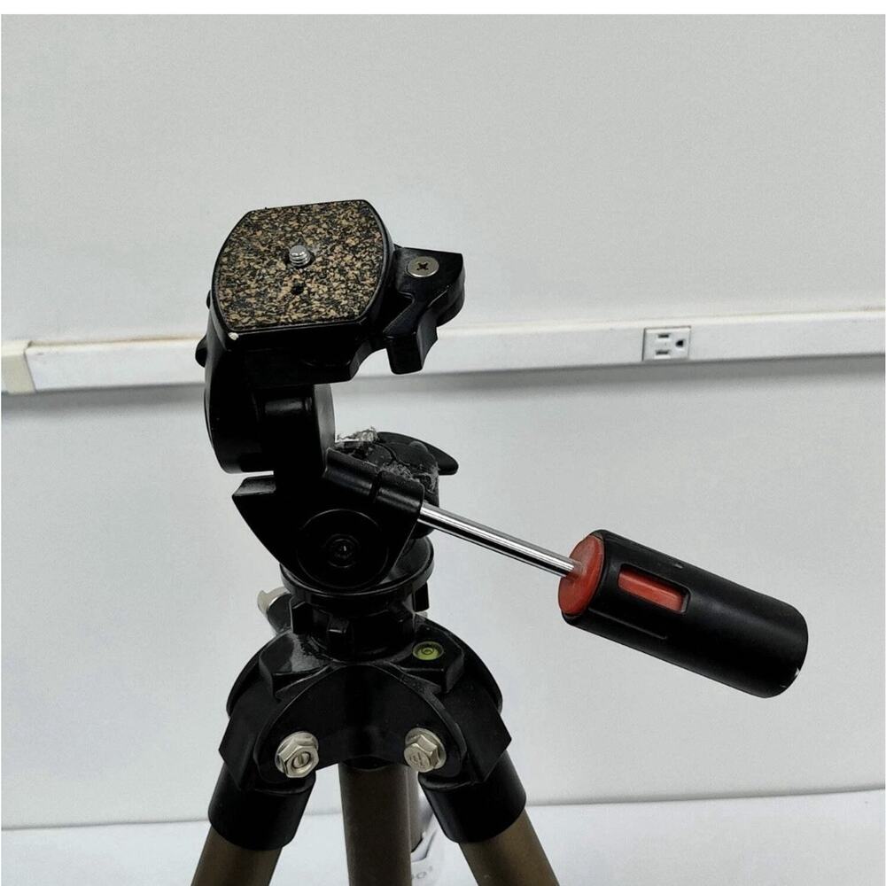 Promaster SHD Camera Tripod + Promaster Quick Release Plate Working